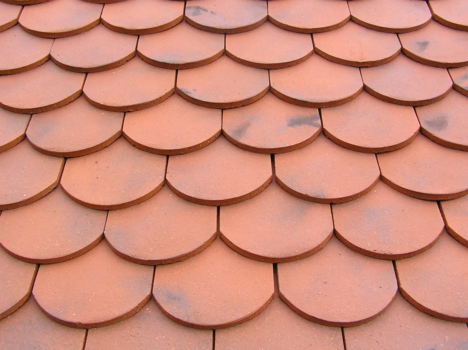 Plate Écaille Pressée 17×27 tetőcserép beépítve — referencia 6