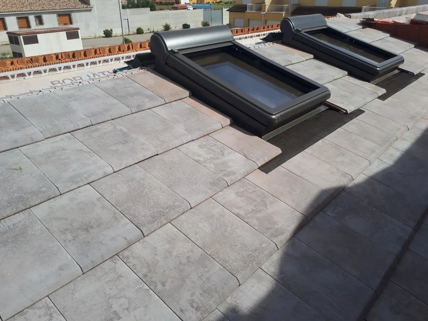 Flat-10 tetőcserép beépítve — referencia 12